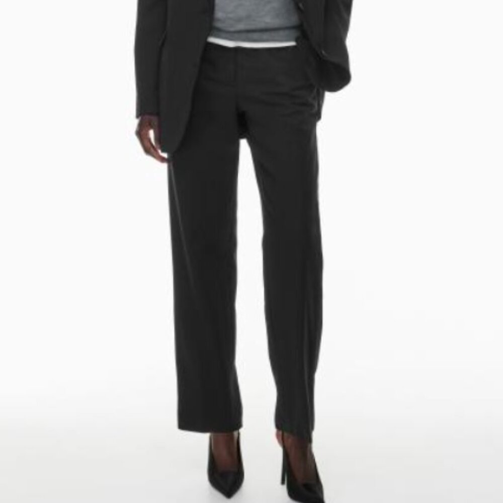 Aritzia Babaton Command Pants in Suiting Material in Black Size 6